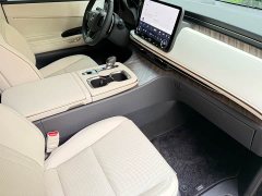 Lexus LM 2023 500h six-seater premium version - фото 9