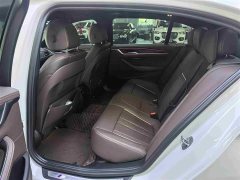 BMW 5 Series 530Li leading M sports package - фото 5