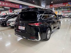 Toyota SIENNA 2024 2.5L Hybrid Premium Edition - фото 14