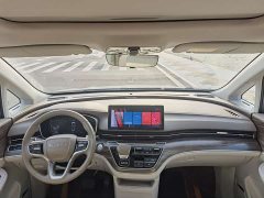 Lynk & Co Roewe iMAX8 400TGI Yuexiang Edition - фото 12