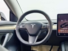 Tesla Model 3 rear-wheel drive version - фото 15