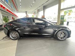 Tesla Model 3 rear-wheel drive version - фото 4