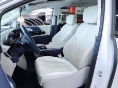 BMW Century 2.0T Six-Seater Yunshi Edition - фото 6