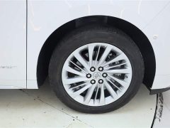 BMW Century 2.0T Six-Seater Yunshi Edition - фото 11