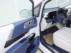 BMW Century 2.0T Six-Seater Yunshi Edition - фото 16