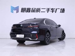 BMW 7 Series 2023 735Li M Sports Package - фото 7