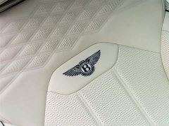 Bentley Bentayga 2023 4.0T V8 EWB Azure - фото 14