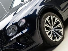 Bentley Bentayga 2023 4.0T V8 EWB Azure - фото 3