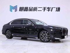 BMW 7 Series 2023 735Li M Sports Package - фото 5
