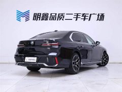 BMW 7 Series 2023 735Li M Sports Package - фото 7