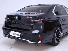 BMW 7 Series 2023 735Li M Sports Package - фото 8