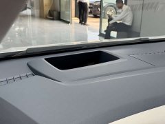 Lynk & Co Century 2.0T four-seater private version - фото 12
