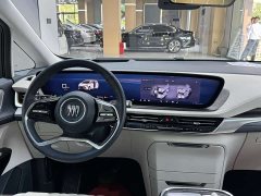 Lynk & Co Century 2.0T four-seater private version - фото 15