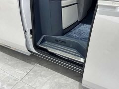 Lynk & Co Century 2.0T four-seater private version - фото 18