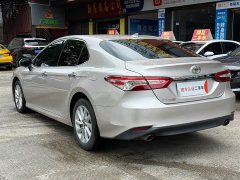 Toyota Camry 2.0G Luxury Edition - фото 6