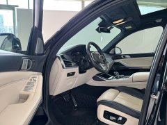 BMW X7 xDrive M50i - фото 10