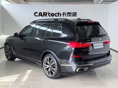 BMW X7 xDrive M50i - фото 3