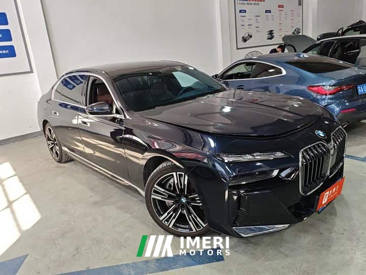 BMW 7 Series 2023 740Li M Sport Package - автомобиль из Китая