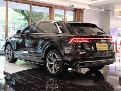 Audi Q8 55 TFSI luxury and dynamic - фото 4