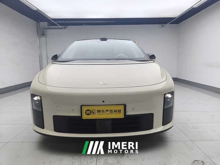 Li Auto Ideal i6 four-wheel drive standard version - автомобиль из Китая