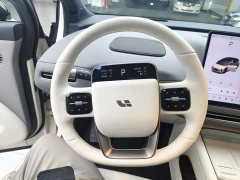 Li Auto Ideal i6 four-wheel drive standard version - фото 13
