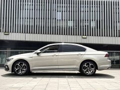 Volkswagen Magotan 2023 2 Million Edition 330TSI DSG Leading - фото 9