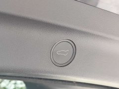 Tesla Model Y rear-wheel drive version - фото 16