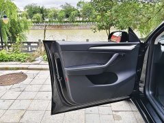 Tesla Model Y rear-wheel drive version - фото 5