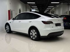 Tesla Model Y rear-wheel drive version - фото 15