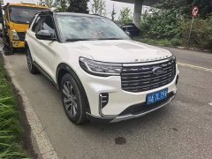Ford Explorer EcoBoost 285 four-wheel drive style plus version 7 seats - фото 1