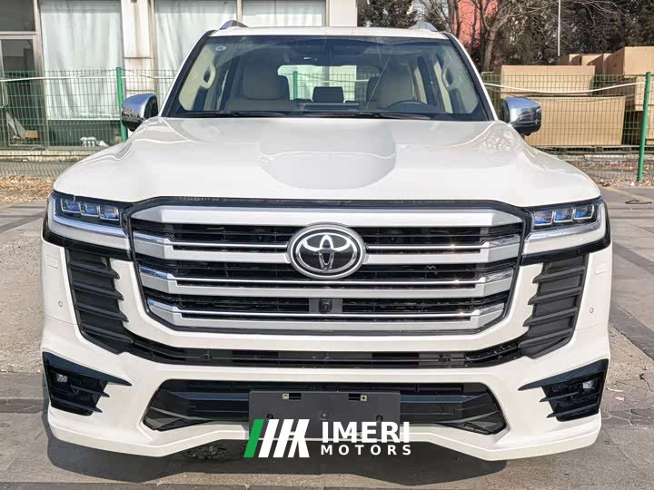 Toyota Land Cruiser (imported) LC300 3.5L automatic - автомобиль из Китая