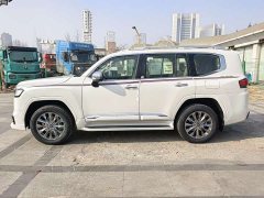 Toyota Land Cruiser (imported) LC300 3.5L automatic - фото 4