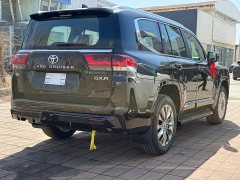Toyota Land Cruiser (imported) LC300 4.0L automatic - фото 8