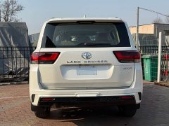 Toyota Land Cruiser (imported) LC300 4.0L Middle East version - фото 7