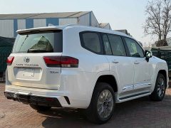 Toyota Land Cruiser (imported) LC300 4.0L Middle East version - фото 8