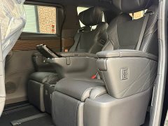 Toyota Alphard Hybrid 2.5L Executive Lounge - фото 13