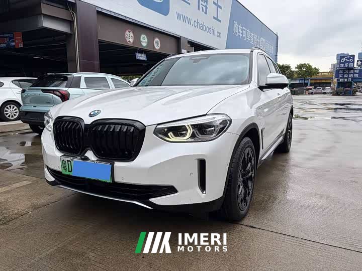 BMW iX3 leading - автомобиль из Китая