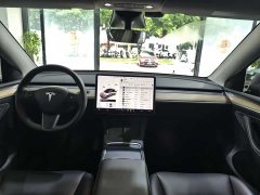 Tesla Model Y standard range rear-wheel drive version - фото 5
