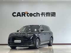 AITO Wenjie M8 extended range Ultra version 53.4kWh 6-seater version (192-line lidar) - фото 1