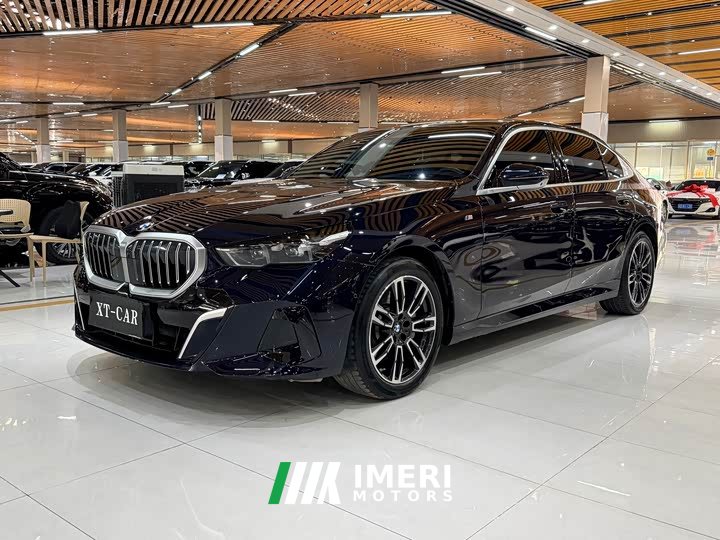 BMW 5 Series 530Li Leading M Sports Package - автомобиль из Китая