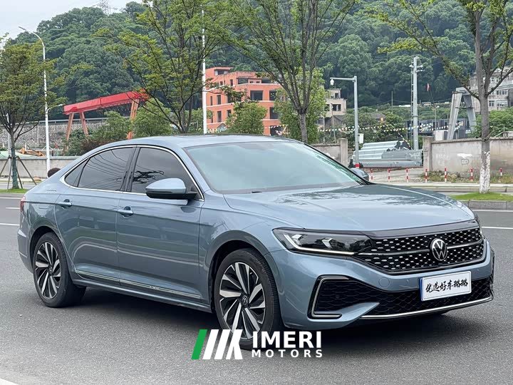 Volkswagen Passat 330TSI Star Elite Edition - автомобиль из Китая