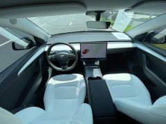 Tesla Model Y standard range rear-wheel drive version - фото 10