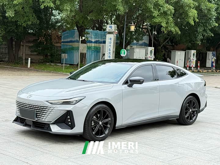 Changan UNI-V 1.5T premium - автомобиль из Китая