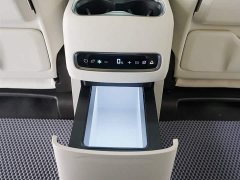 Denza D9 DM-i smart driving version 1020 four-wheel drive flagship - фото 13