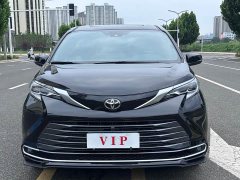 Toyota SIENNA 2024 2.5L Hybrid Premium Edition - фото 2