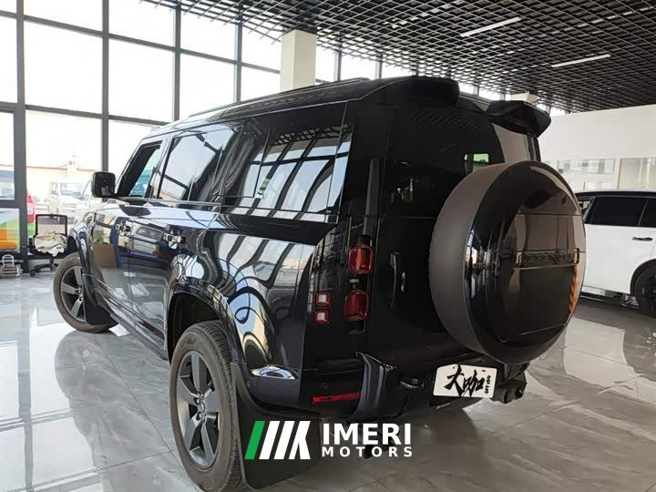 Land Rover Defender 110 3.0T P400 X-Dynamic HSE