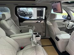 Volvo EM90 2025 Ultra six-seater - фото 11