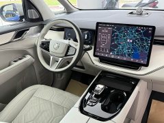 Volvo EM90 2025 Ultra six-seater - фото 4