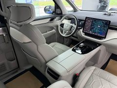 Volvo EM90 2025 Ultra six-seater - фото 5