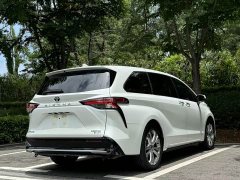 Toyota SIENNA 2.5L Hybrid Premium Edition - фото 10